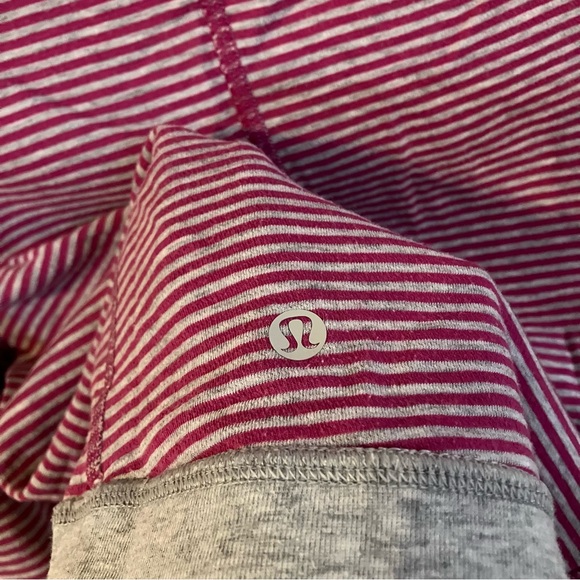 Lululemon | In A Cinch Reversible Gray & Pink Striped Cowl Neck Pullover - Picture 6 of 6
